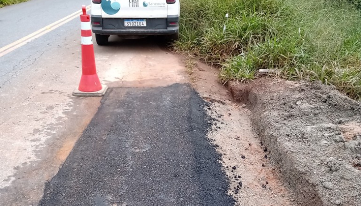 SANEOURO FEZ 208 SERVIÇOS DE RECONSTITUIÇÃO DE CALÇADAS  E RECOMPOSIÇÃO ASFÁLTICA EM JULHO