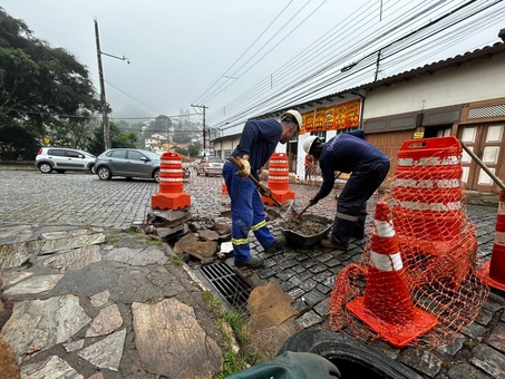 EQUIPE DE MANUTENÇÃO DA SANEOURO FEZ 1.490 ATENDIMENTOS EM OUTUBRO