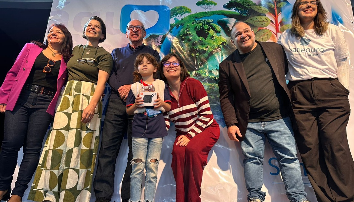 BRINCADEIRA, TEATRO E REFLEXÃO NO ANÚNCIO DOS VENCEDORES DO CONCURSO DE REDAÇÃO E DESENHO AMBIENTAL DE OURO PRETO