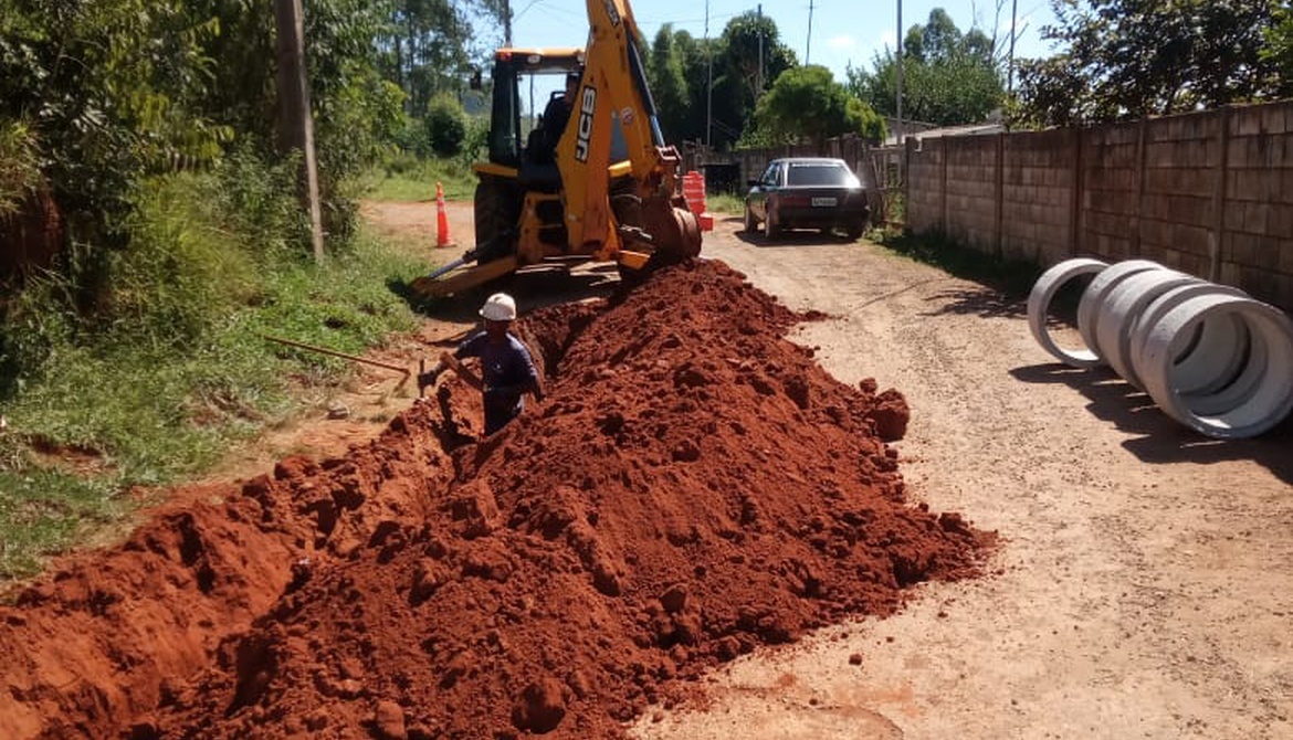 SANEOURO IMPLANTA REDES DE ESGOTO EM SANTO ANTÔNIO DO LEITE