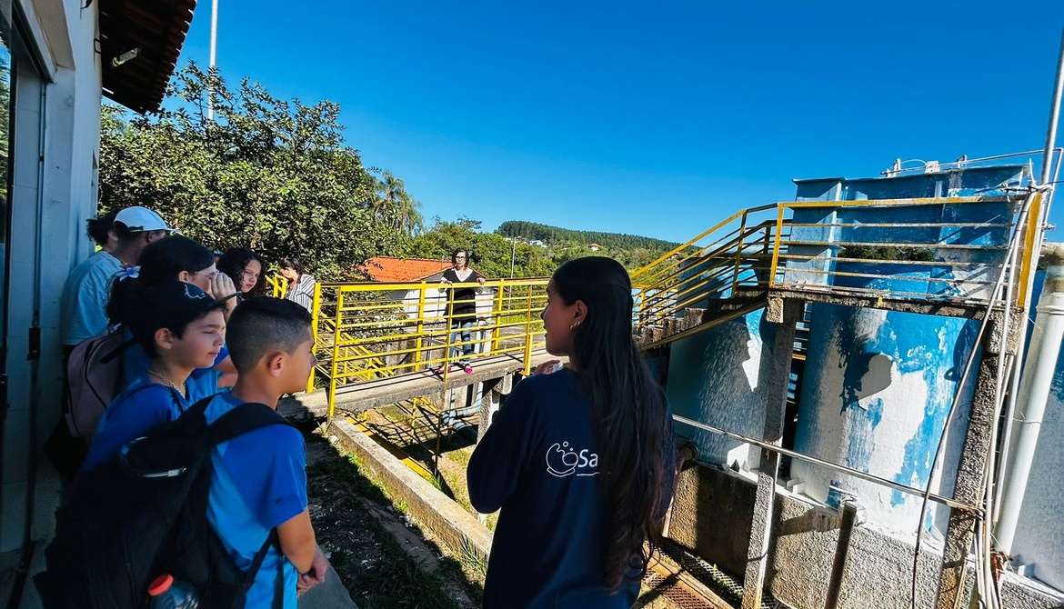 PROGRAMA DE EDUCAÇÃO AMBIENTAL DA SANEOURO  ALCANÇOU 1.776 ESTUDANTES EM 2025